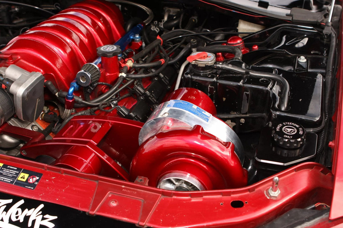 2005-10 Chrysler 300 / 2005-08 Magnum HEMI (5.7) engine bay with ProCharger supercharger